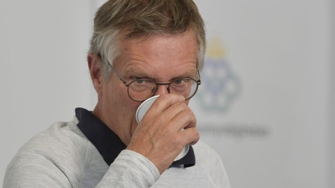 Sverige registrerede mandag 35 nye dødsfald med coronavirus. Statsepidemiolog Anders Tegnell pointerede, at selv om det fra og med den 13. juni er tilladt at rejse frit inden for Sveriges grænse, så må alle bestræbe sig på at følge de gældende råd fra Folkhälsomyndigheten.