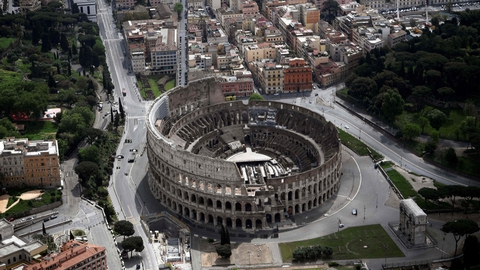 Colosseum blev bygget i det første århundrede og blev blandt andet brugt til offentlige henrettelser og gladiatorkampe.