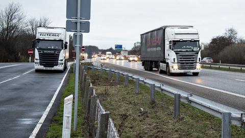 En omstridt regel for lastbiler kan ende med at kaste en retssag af sig for Danmark. (Arkivfoto)