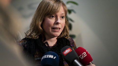 Kulturminister Joy Mogensen (S) er kommet under pres, mens coronakrisen raser. (Arkivfoto)
