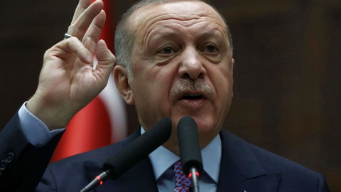- Hundredtusinder har krydset grænsen, og snart vil det være millioner, siger den tyrkiske præsident Recep Tayyip Erdogan i en tv-tale. (Foto: Adem Altan/AFP/Ritzau Scanpix)