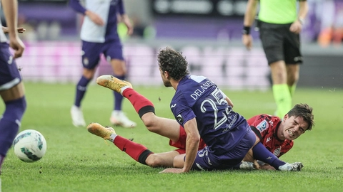 Thomas Delaney faldt uheldigt i søndagens kamp mod Club Brugge og står nu foran en længere pause.