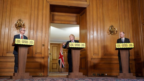 Den britiske premierminister, Boris Johnson, varslede torsdag en række lempelser af Storbritanniens coronarestriktioner.