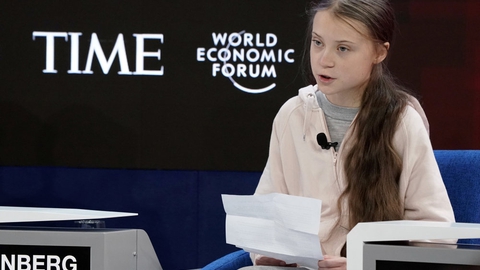 Den svenske klimataktivist Greta Thunberg siger på talerstolen ved et møde i Verdens Økonomiske Forum i Davos i Schweiz, at der "grundlæggende intet er gjort" for at bekæmpe klimaforandringer til trods for hendes meget omtalte kampagne.