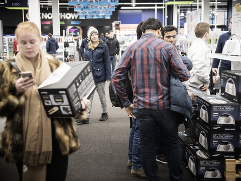 Stigende indkøb af blandt andet elektronik har i januar været med til at trække detailsalget op. (Arkivfoto)
