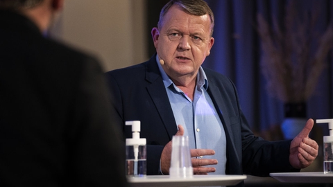 Tidligere statsminister Lars Løkke Rasmussen på scenen.