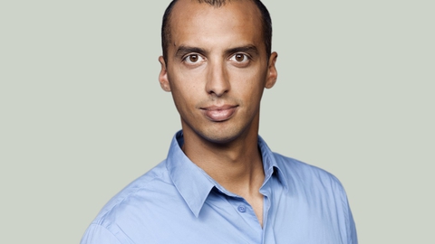 Udlændinge- og integrationsminister Mattias Tesfaye fra Socialdemokratiet lover nu et opgør med islamiske domstole i Danmark. (Foto: PR-foto fra Socialdemokratiet)
