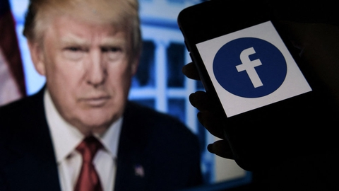 Donald Trump blev suspenderet fra Facebook, da han 6. januar lagde en video op under optøjer i Washington, hvor Trump-tilhængere stormede Kongressen.