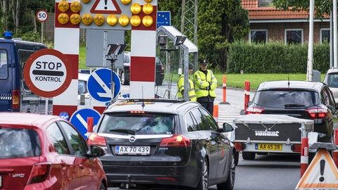 Grænsekontrollen ved Padborg. Tusindvis af kriminelle udlændinge trodser indrejseforbud og sniger sig alligevel udenom grænsekontrol og ind i Danmark. (Foto: Johan Wessman/News Øresund)
