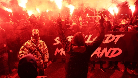 To er blevet anholdt under Men In Black-demonstrationen mod regeringens coronarestriktioner.