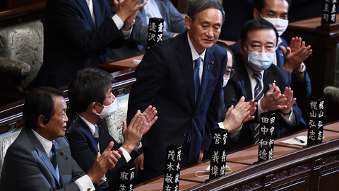 Yoshihide Suga er med 314 ud af 462 stemmer blevet valgt som Japans nye premierminister.