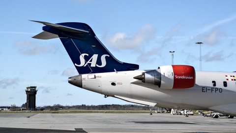 SAS har indført en række tiltag på sine fly for at mindske smitterisikoen. Man skal bære ansigtsmaske, der bliver ikke serveret mad, og blade, puder og tæpper er fjernet fra flyene. (Arkivfoto)