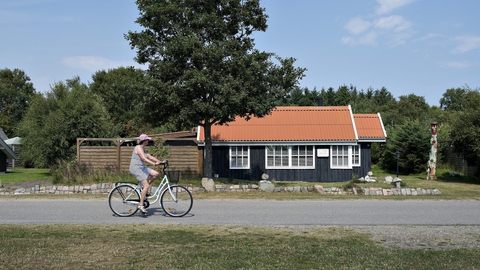 Regeringen lemper nogle regler for at imødekomme særligt turister, der skal i danske sommerhuse. (Arkivfoto)