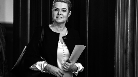 Inger Støjberg (V) skal for en rigsret. Det står fast, efter at alle partier i rød blok stemmer for.