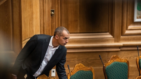 Udlændinge- og integrationsminister Mattias Tesfaye (S) står alene med blå blok i forhold til at lave en aftale om statsborgerskab. (Arkivfoto)