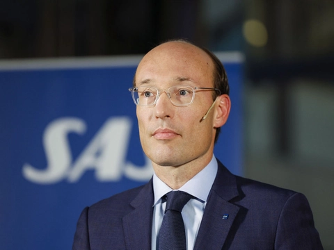 SAS' direktør Anko van der Werff siger på et pressemøde, at der for nuværende ikke er planer om at rykke hovedkontoret fra Stockholm til København.