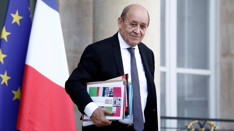 Frankrigs udenrigsminister, Jean-Yves Le Drian, fordømmer fredag Syriens regering og Rusland for at svigte deres løfter om at nedtrappe kampe i den syriske provins Idlib og tage hensyn til internationale humanitære love.
