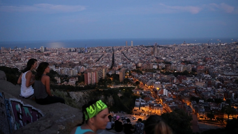 Spanien har været hårdt ramt af udbruddet af coronavirus, men begyndte i slutningen af sidste uge så småt at genåbne dele af samfundet.