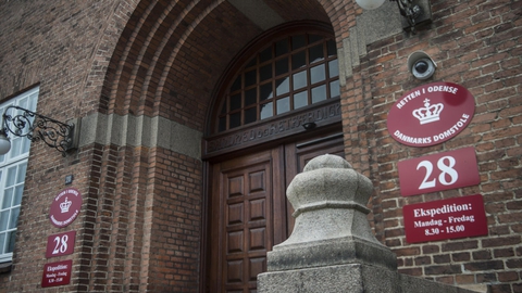 Ved Retten i Odense bliver flere personer med tilknytning til bandemiljø fremstillet i grundlovsforhør fredag. De blev anholdt i stor aktion, der var koordineret mellem Fyns Politi og Særlig Efterforskning Vest (SEV). (Arkivfoto)