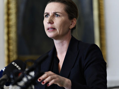 Statsminister Mette Frederiksen (S) taler med pressen efter et partiledermøde om genåbning på Christiansborg, torsdag den 23. april 2020. (Arkivfoto: Philip Davali/Ritzau Scanpix)