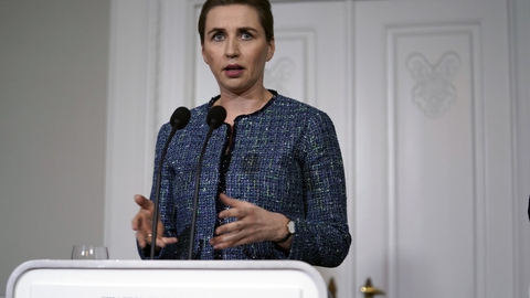Statsminister Mette Frederiksen holder pressemøde om stramninger for fremmedkrigere i Statsministeriet.