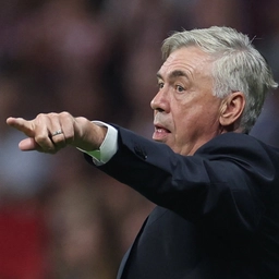 Efter fem sejre i fem kampe kom Carlo Ancelottis Real Madrid søndag aften ned på jorden med et 1-3-nederlag til lokalrivalerne fra Atlético Madrid.