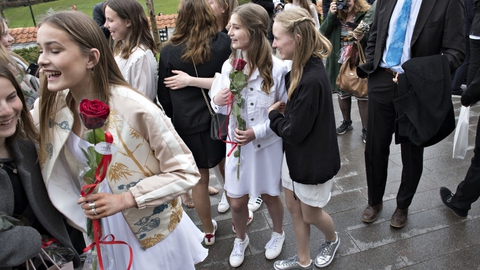 Til private arrangementer som eksempelvis konfirmationer bør gæsterne holde en mesters afstand, anbefaler Sundhedsstyrelsen. (Arkivfoto)
