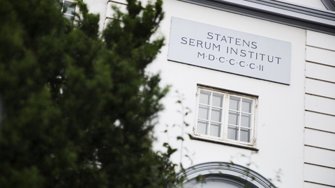 Direktøren for Statens Serum Institut er fritaget og sendt hjem. Kammeradvokaten skal undersøge mistanker om fejl og uregelmæssigheder.