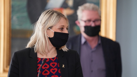 Forsvarsminister Trine Bramsen og partierne i forsvarsforligskredsen (V, DF, RV, K, LA) holder pressemøde på baggrund af indgåelsen af en politisk aftale om Arktis Kapacitetspakke på Kastellet i København torsdag den 11. februar 2021.