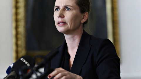Statsminister Mette Frederiksen (S) taler med pressen efter et partiledermøde om genåbning på Christiansborg, torsdag den 23. april 2020. (Arkivfoto: Philip Davali/Ritzau Scanpix)