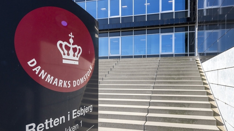 En 73-årig slog sin kone i hovedet med en hammer op til flere gange for at dræbe hende. Det har Retten i Esbjerg fundet ham skyldig i mandag. (Arkivfoto)