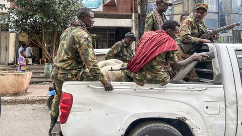 Her ses militante fra Amhara-regionen, der kæmper side om side med oprørsgruppen Tigray Folkets Befrielsesfront (TPLF). Konflikten mellem TPLF og etiopiske regeringsstyrker skal have kostet flere hundrede personer livet - ifølge Amnesty er også flere hundrede civile blevet dræbt. (Arkivfoto).