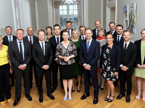 Det officielle portrætfoto af den socialdemokratiske regering. (Foto: Keld Navntoft)