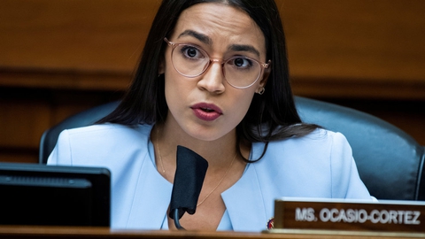 Den 31-årige demokrat Alexandria Ocasio-Cortez har en kæmpe følgerskare på sociale medier. En mand fra Texas er i denne uge blevet tiltalt for at true med at dræbe hende. (Arkivfoto)
