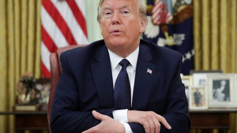 Censureringen af Trumps tweet er det seneste nye i en eskalerende konflikt mellem præsidenten og Twitter. Natten til fredag underskrev han et dekret, som giver mulighed for at ændre i en lov, der beskytter sociale medier. (Arkivfoto)