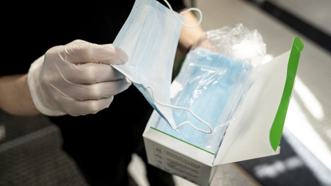 Hjemløse og pensionister kan have gavn af gratis mundbind, vurderer organisationer, efter at Enhedslisten foreslår at stille værnemidler til rådighed for folk med få penge.
