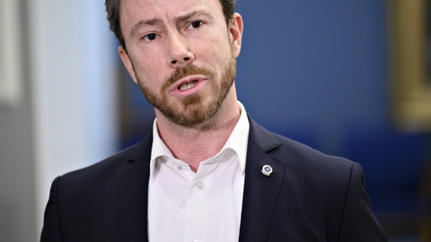 Venstres formand, Jakob Ellemann-Jensen, foreslår, at de ældste elever vender tilbage til skolen. (Arkivfoto)