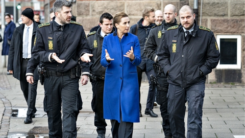 Det ser ifølge statsminister Mette Frederiksen (S) ud til, at nedlukningen af det danske samfund fortsætter efter 17. januar. (Arkivfoto)
