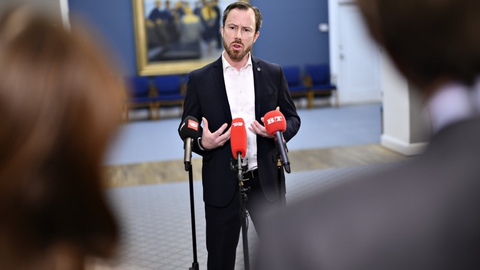 Venstres formand Jakob Ellemann-Jensen vil som resten af blå blok gå videre med en genåbning, end eksperterne anbefaler. (Arkivfoto)