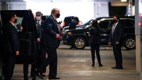 Præsident Donald Trump beøgte sin bror fredag på Presbyterian Hospital i New York. Dagen efter døde broren.
