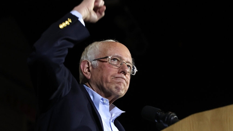 Senator Bernie Sanders erklærede natten til søndag sejr efter vælgermøderne i den amerikanske delstat Nevada. Efter allerede at have vundet primærvalg i de første to delstater, Iowa og New Hampshire, ser han således ud til at have cementeret sin føring i feltet frem mod at blive Demokraternes præsidentkandidat.