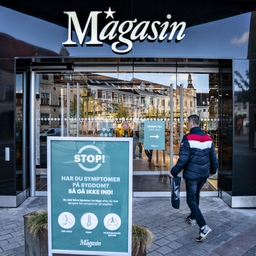 Magasin har grundet lukkede butikker tabt penge det seneste år og kommer ud af året med et minus på driften på 50 millioner kroner. Det er første gang siden 2010, at der er underskud hos kæden. (Arkivfoto)