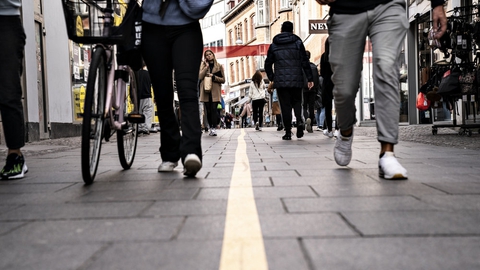 Hensigten med modellen for automatiske nedlukninger er så vidt muligt at undgå nationale nedlukninger, og at der skal reageres hurtigt, når smitten stiger lokalt. (Arkivfoto).