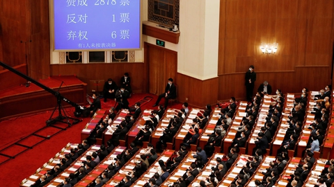 Folkekongressen i Beijing har vedtaget omstridt sikkehedslov for Hongkong. Folkekongressen med over 2800 delegerede er Kinas lovgivende forsamling. Den er i stor udstrækning et ceremonielt organ i den kommunistiske etpartistat Kina.