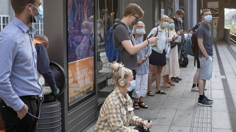 Passagerer med mundbind bliver et normalt syn i den offentlige transport i Aarhus de næste tre uger.