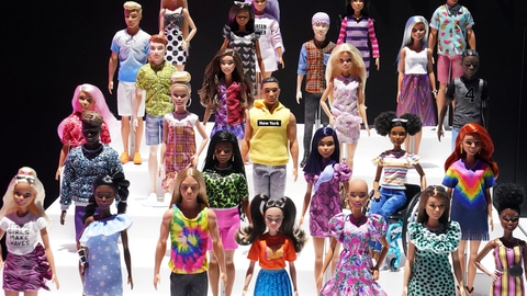 Mattels salg af Barbie-dukker viste tilbagegang i første kvartal, da mange legetøjsbutikker var lukket på grund af virusudbruddet.  (Arkivfoto)