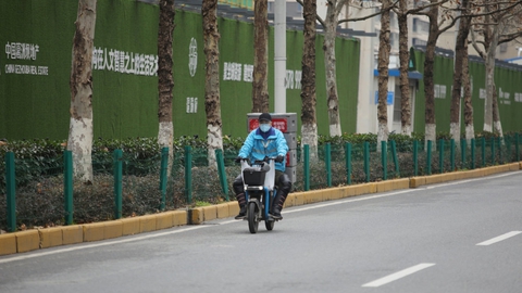 Gaderne i den kinesiske millionby Wuhan ligger stort set øde som følge af udbruddet af coronavirus.