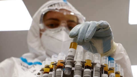 Læger i flere russiske regioner melder om stor mangel på antibiotika, antivirale lægemidler og anden medicin, som bruges til behandling af patienter, der er indlagt med covid-19. (Arkivfoto).