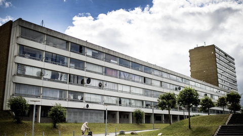 Bydelen Vollsmose, der ligger i Odense, har den seneste tid oplevet stigende smitte med coronavirus. Søndag har bydelen et incidenstal på 732,8, mens det generelle incidenstal for Odense er 107,3. (Arkivfoto)