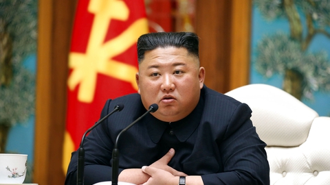 Den nordkoreanske diktator Kim Jong-un er angiveligt "alvorligt syg" efter en operation, skriver det amerikanske medie CNN.